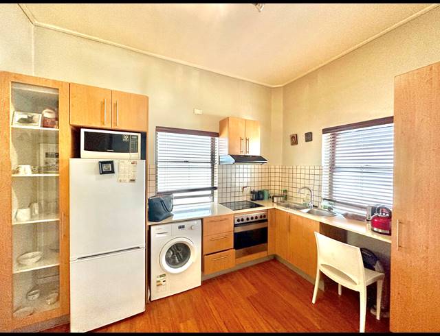 1 BEDROOM APARTMENT SOLD IN SEA POINT